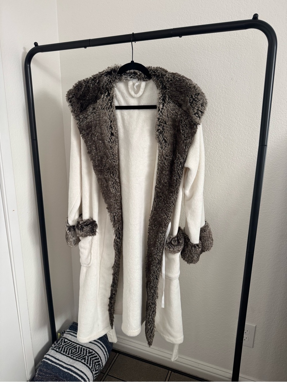 pottery barn Faux Fur Trim Robe